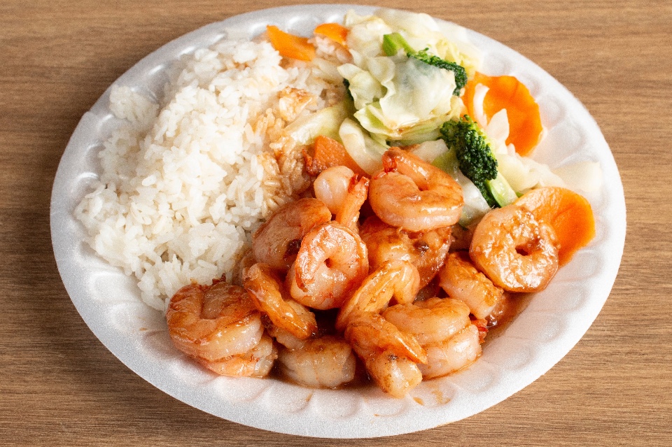 Plump shrimp teriyaki with rice and mixed vegetables at Suki Hana, a Japanese Restaurant in Valencia