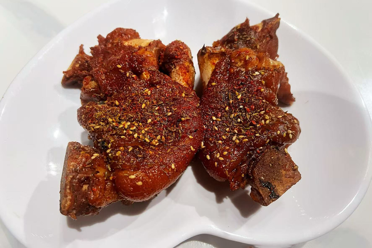 Roasted Pig's Trotters at Super Crawfish，a Chinese Restaurant in Glendale