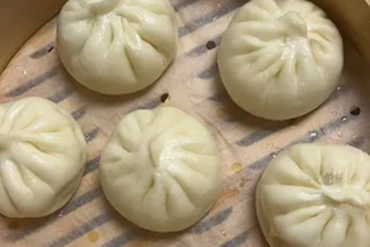 Steamed buns at Super Yummy 远山少年，a Asian Fusion Restaurant in Irvine