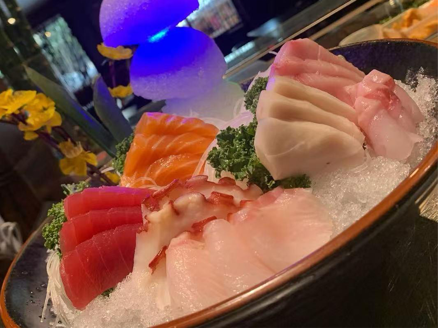 Sashimi platter with various fish cuts from Sushi & Asian Kitchen, a sushi restaurant in Weatfield