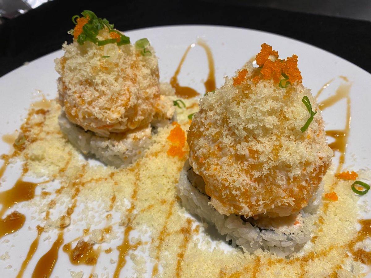 Crispy sushi balls topped with fish roe and crunch flakes