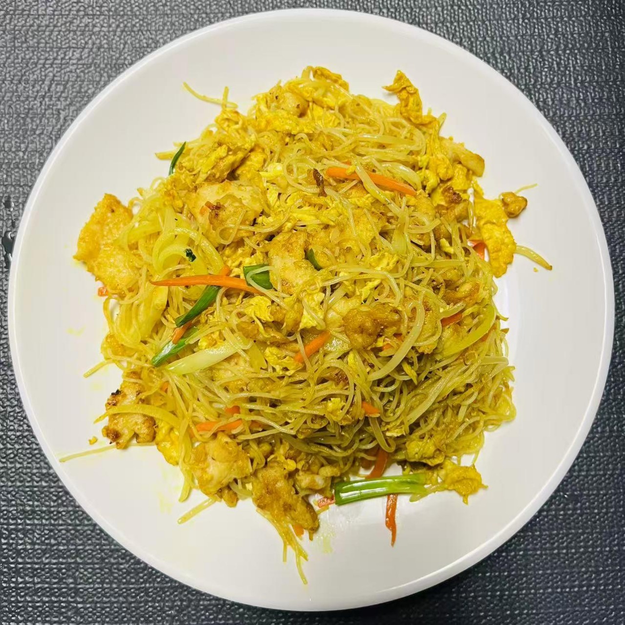 Fried rice noodles with chicken and veggies at Szechuan Impression, a Chinese Restaurant in Federal Way