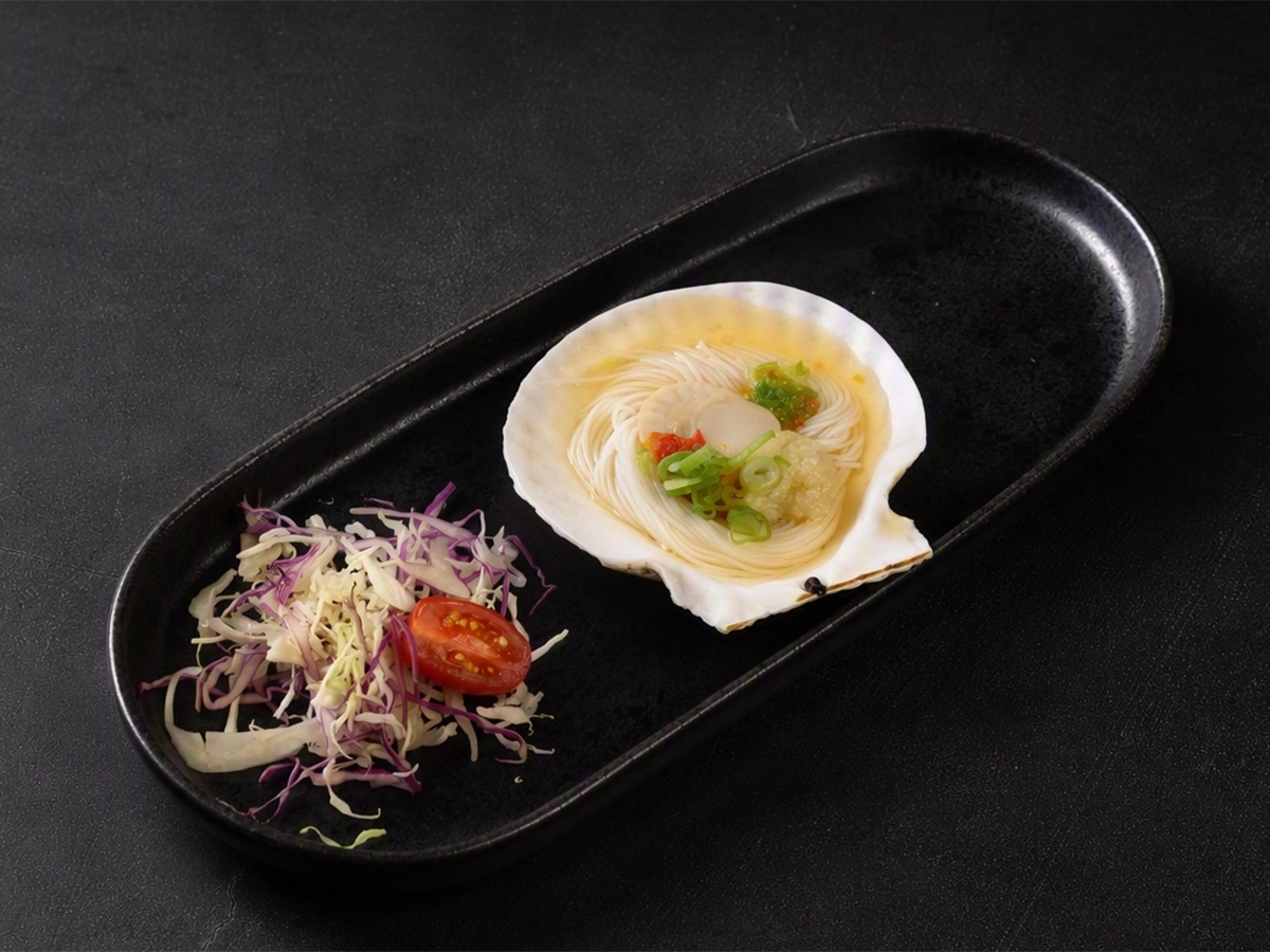 Garlic scallop with vermicelli and green onions