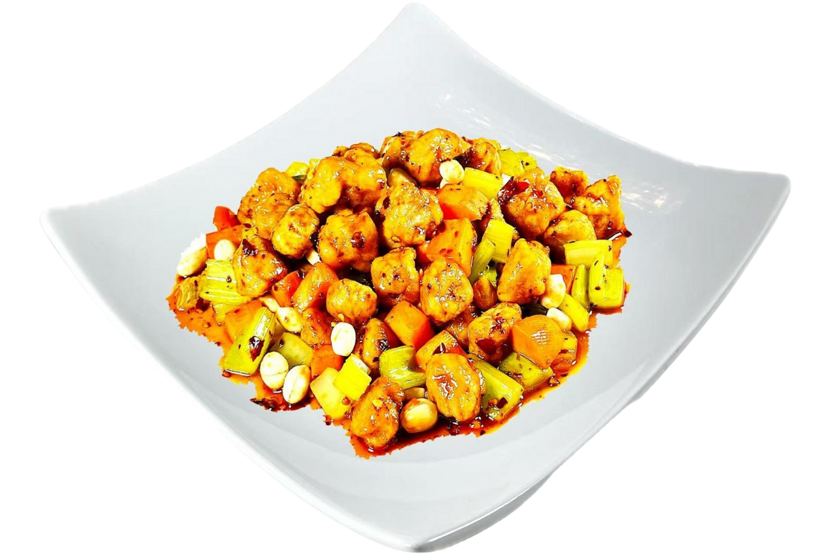Vegee-Green-Chinese-Restaurant-Kung-Pao-Diced-Meat-MissouriCity Diced meat with peanuts and veggies in spicy sauce at Vegee Green,a Chinese Restaurant in Missouri City.