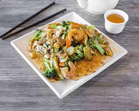 Singapore-style rice vermicelli with shrimp and meat at Wild Ginger Asian Bistro, a Asian restaurant in Gilbert