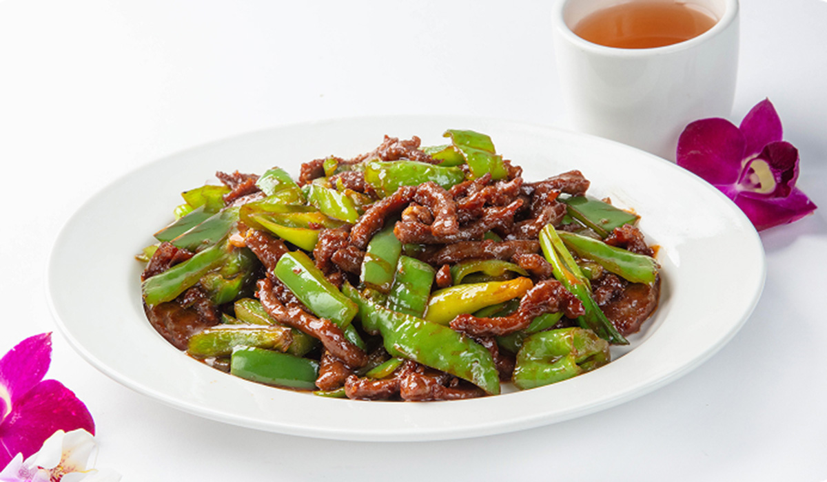 Beef strips with green peppers in brown sauce at Wok 88, a Chinese Restaurant in New York