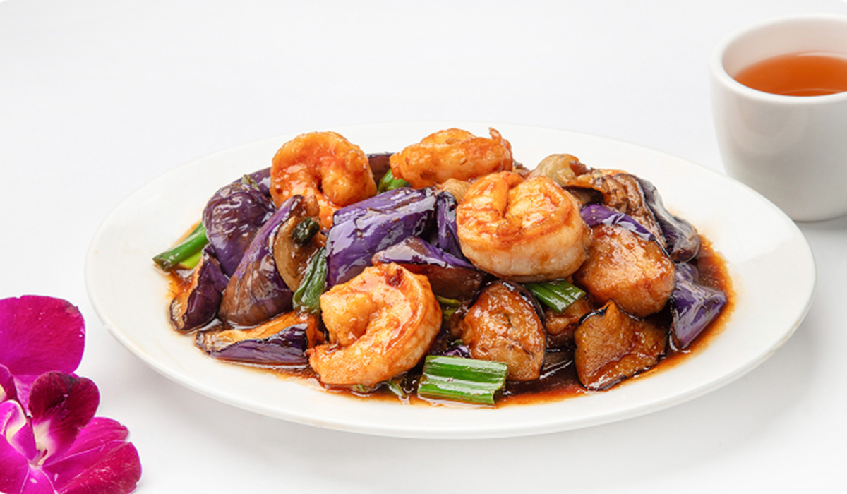 Shrimp and eggplant in brown sauce with scallions at Wok 88, a Chinese Restaurant in New York