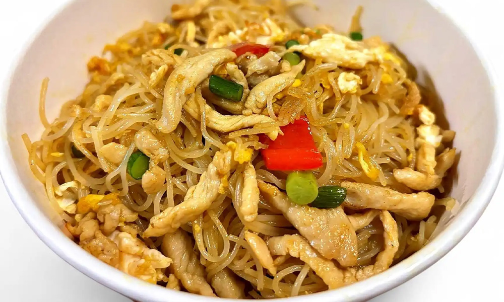Pan-Fried Rice Noodle w.Chicken at WOK IN Asian Cuisine, Asian Restaurant in Saint John