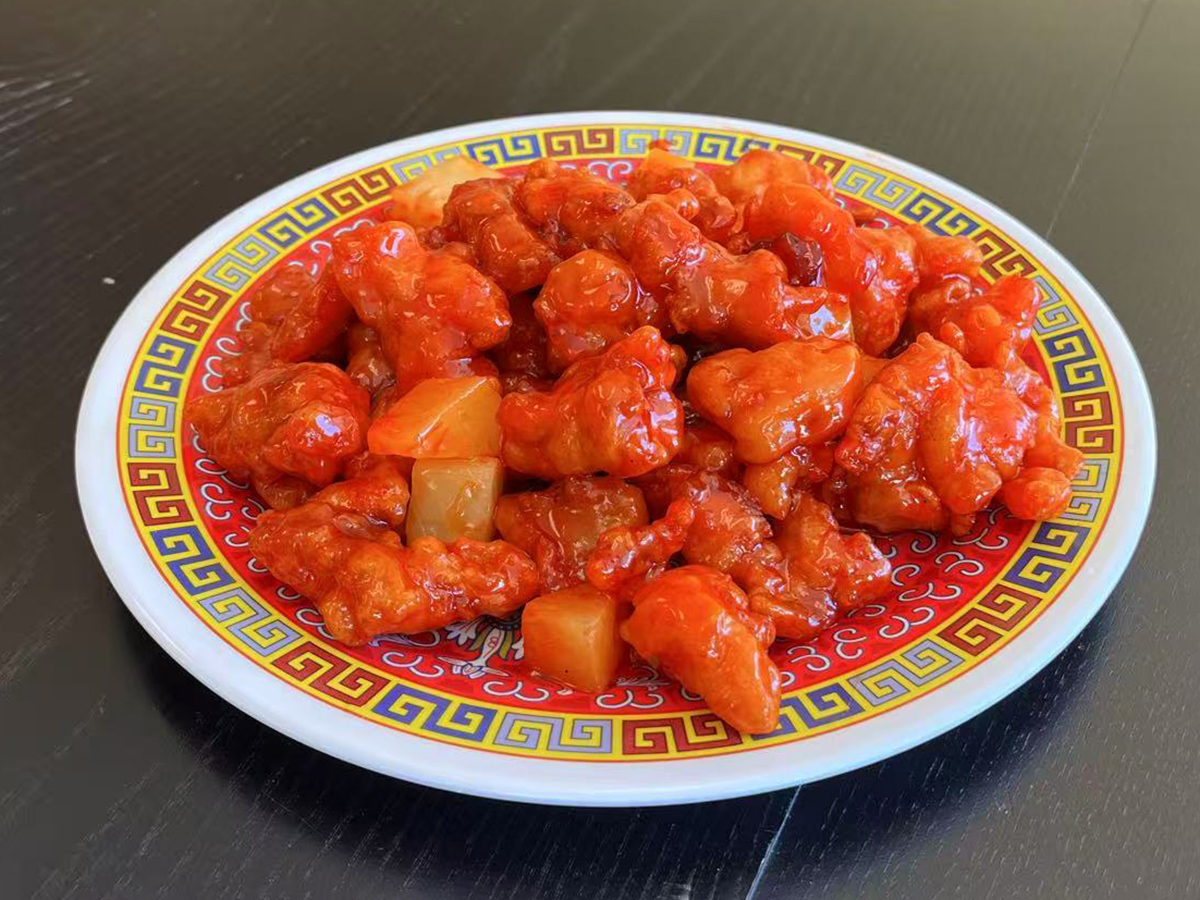 Sweet and Sour Chicken at Xing Long Chinese Eatery，a Chinese Restaurant in Seattle