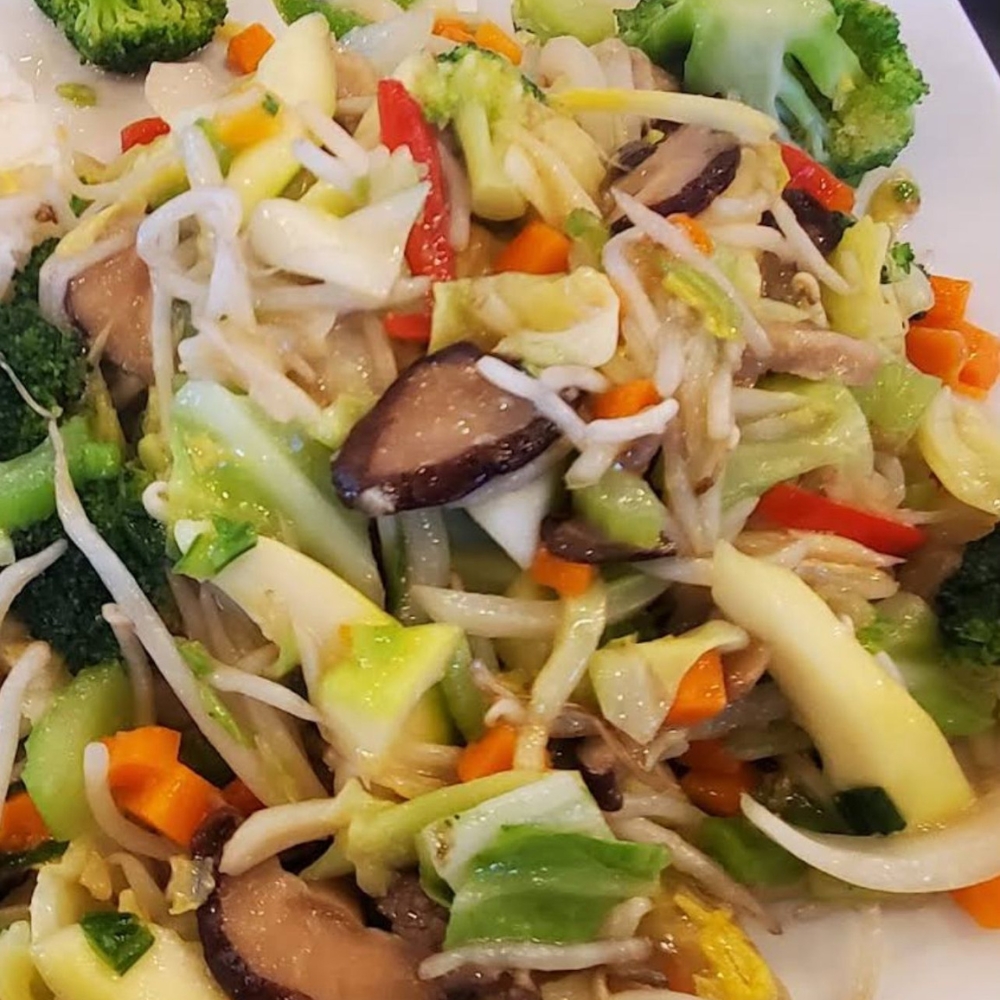 Stir-fried mixed vegetables with mushrooms and broccoli at Yangtze Chinese Restaurant, a Chinese Restaurant in Chardon.