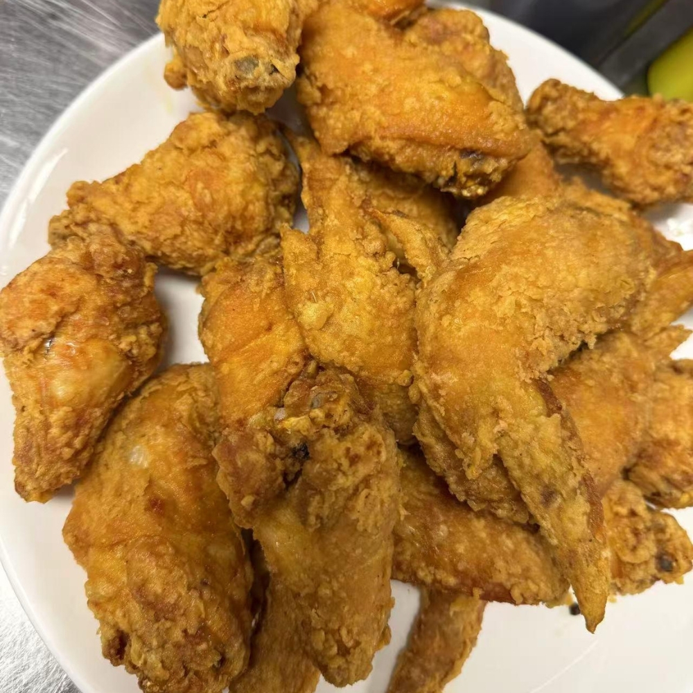 Crispy fried chicken wings at Yummy Express, a Asian Restaurant in Punta Gorda.