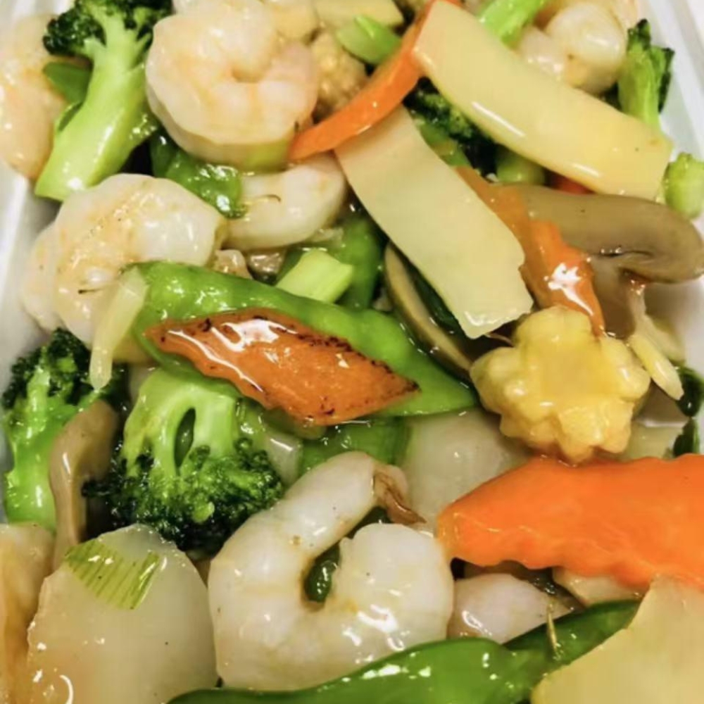 Stir-fried shrimp with assorted veggies at Yummy Express, a Asian Restaurant in Punta Gorda.