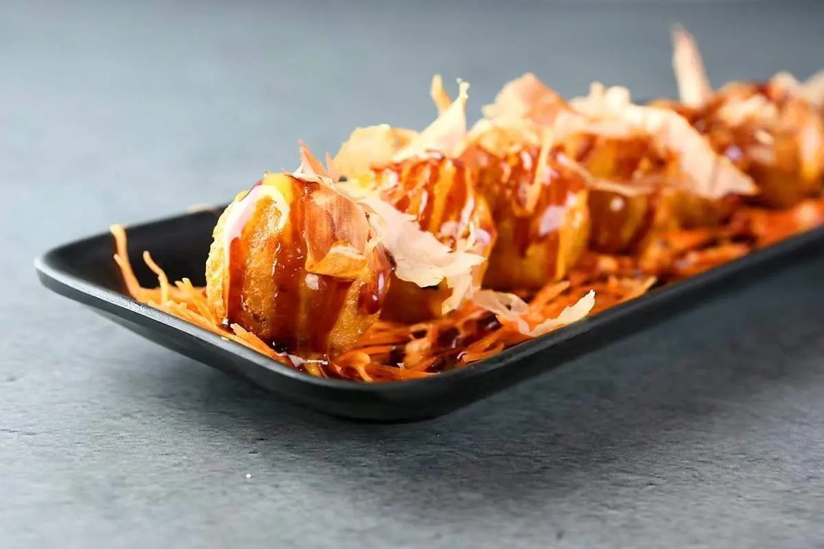 Takoyaki(6) at Yummy house, a Sushi restaurant in San Pablo